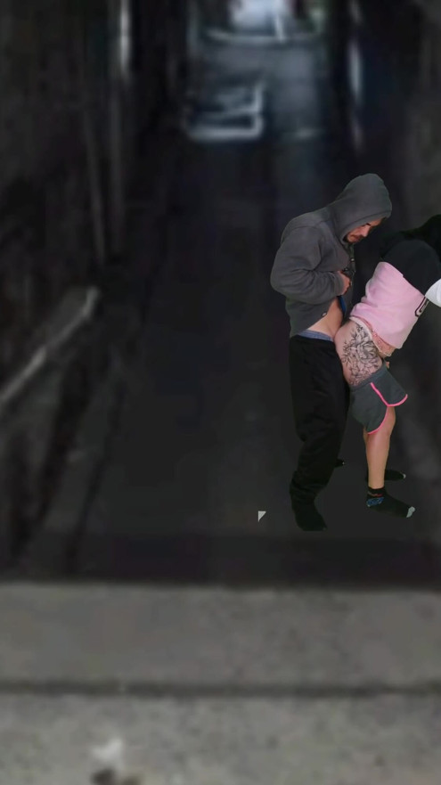 Brunette has sex in the favela with the owner of the hill after the funk dance | Clip 1