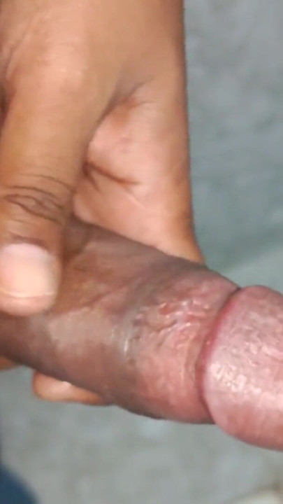 Unvergesslicher moment von "Junger indischer junge benutzt perfekten handjob 💦"