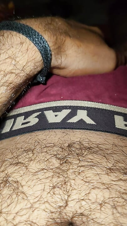 Sora vitregă indiană Sunni Bhabhi, satisfăcută de mult timp, cu pizdă frumoasă, penis lung
