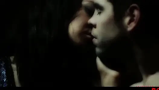 Mai Bailey ve Megan Coxxx anal kraliçeler