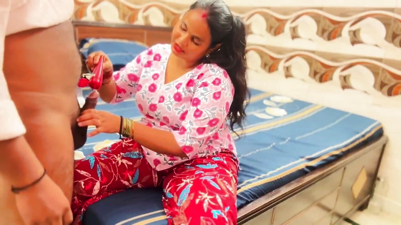 Desi Sales Girl Fully Used During Hardcore Trial of Her Secret Sex Cream