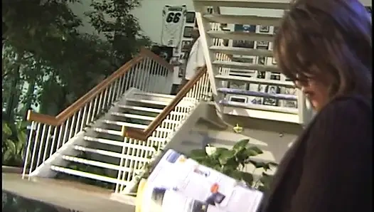 Aksi hot lesbian dua cowok hot rambut pirang dan rambut cokelat yang saling jilat memek satu sama lain