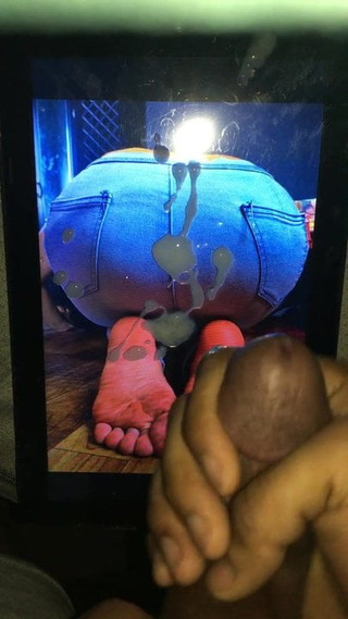 Cum tribute for bunny sized booty and feet