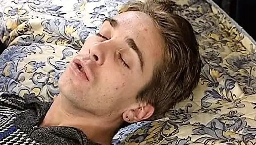 Sexy German fisting addicted slut sharing big rod in a hot threesome