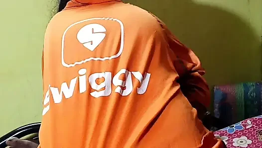 Delivery girl ke sath kiye maje hua video viral
