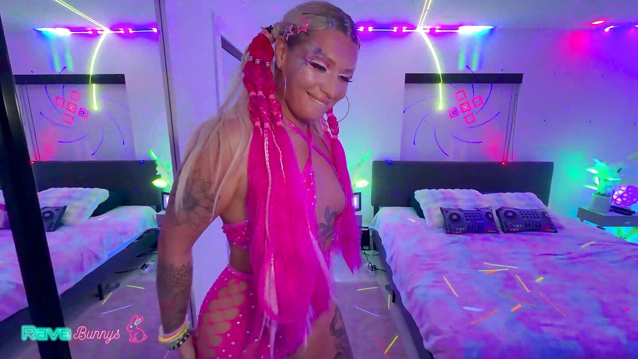 Chanel Luxx Gags On Brian Omally's Shaft Then Takes His Breeding Load!