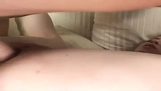 Örgülü sarışın hatun sert büyük zenci yarağı sikişinin tadını çıkarıyor