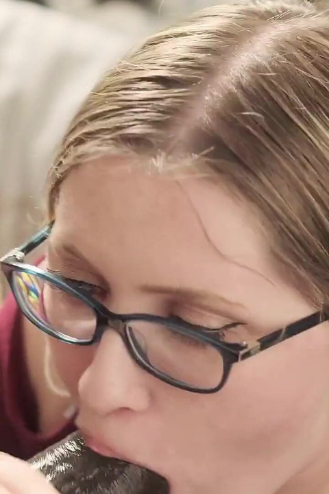 Dripdrop Emma Shay Is a Cute MILF That Likes Sucking BBC!