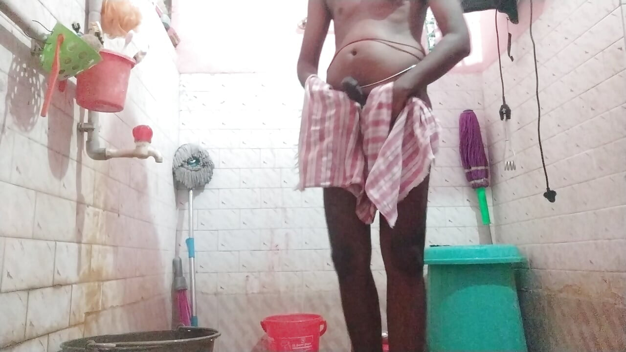 Tamil10inchesbbc seksi vruća kupka