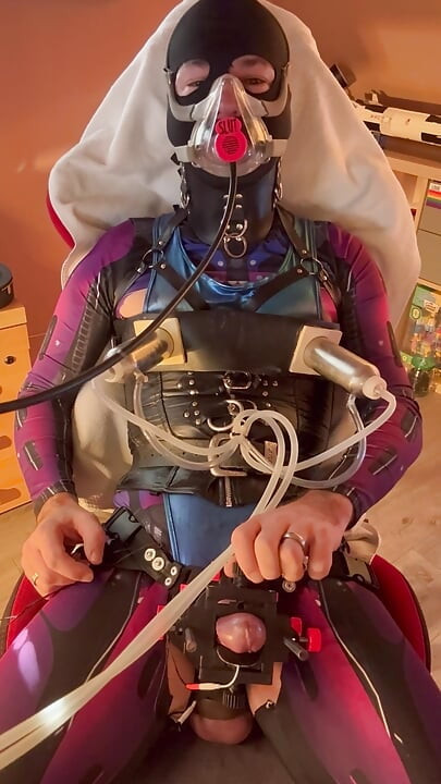 זונה חזירה מפונקת זונה עם פטמות משאבת חליבה מכונת חליבה חלבה פאג חלבי