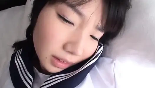 Бледная стройная красотка - тугие объятия и преданная концовка