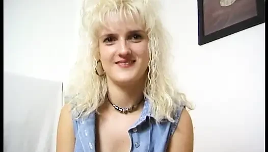 Aksi solo tante seksi rambut pirang jerman