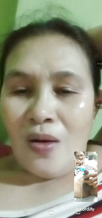 Đêm thứ 28 chúng ta làm sex qua video call