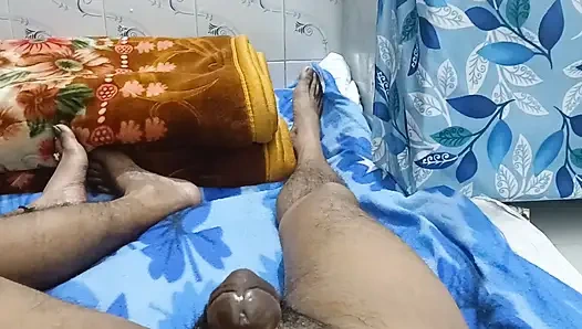 Bhabi ne pussy dhekha ke Lund khada kar Diya