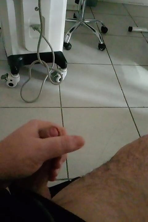 Baise un vieux docteur à gros nichons