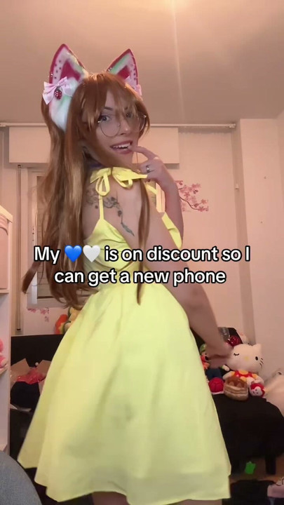 Cute cosplay Babe