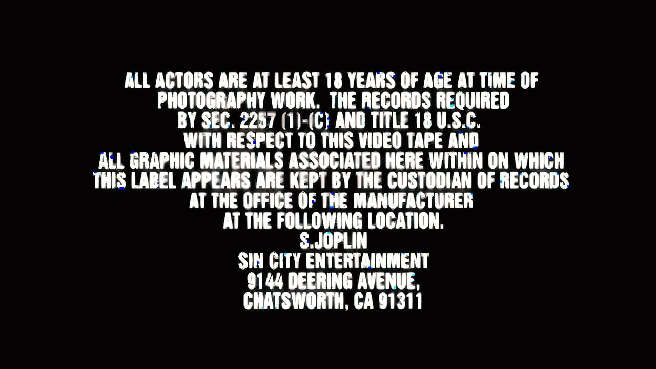 Roșcata Ann Kelley, de 18 ani, are parte de spermă pe față