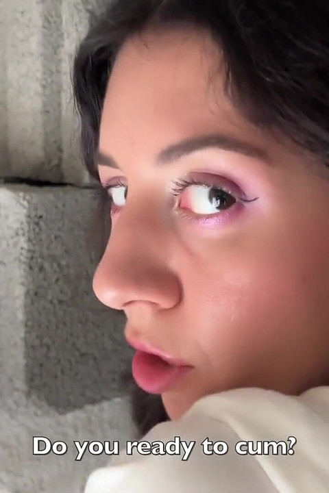 Chica pide correrse en su cara para caminar por las calles - mamada