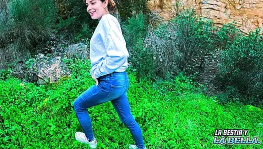 Orang asing membawaku ke rumahku dengan imbalan nyepong kontol dan ngentot aku habis-habisan.