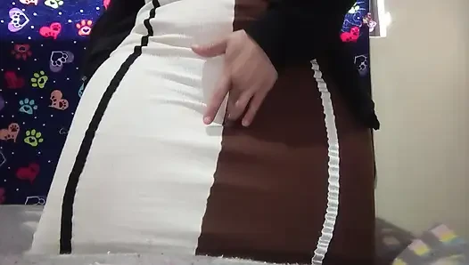 Dalam gaun dengan tubuh yang bagus