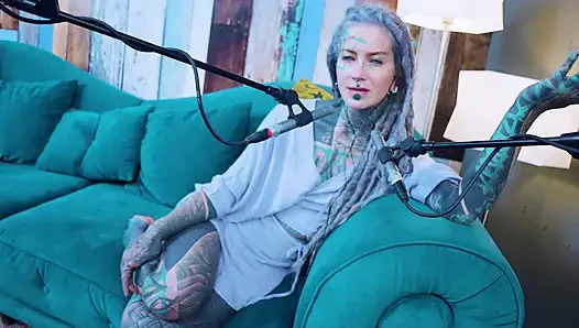 Aku lagi ngomongin tentang m - music - asmr podcast sfw lagi ngomongin cewek gotik bertato rambut gimbal
