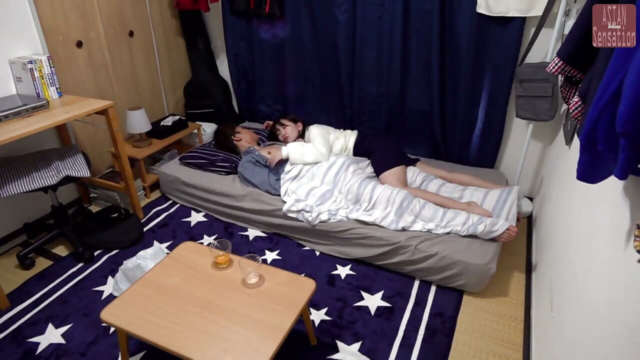 Singles Party Pickup - Amateur Beauty Goes Wild with a Handsome Guy - Part1