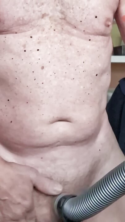VÝSTAVNÍ SEXSHOW BEZ RUKOU CUCÁNÍ PTÁKA VYSAVAČEM CUMSHOT