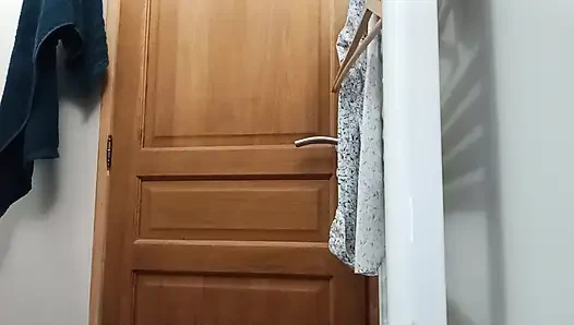 Big cock shaken in stepmom's toilet