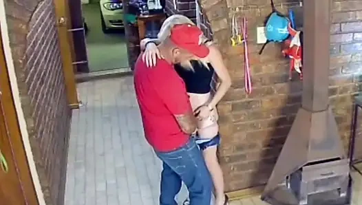 Gadis rambut pirang dientot som