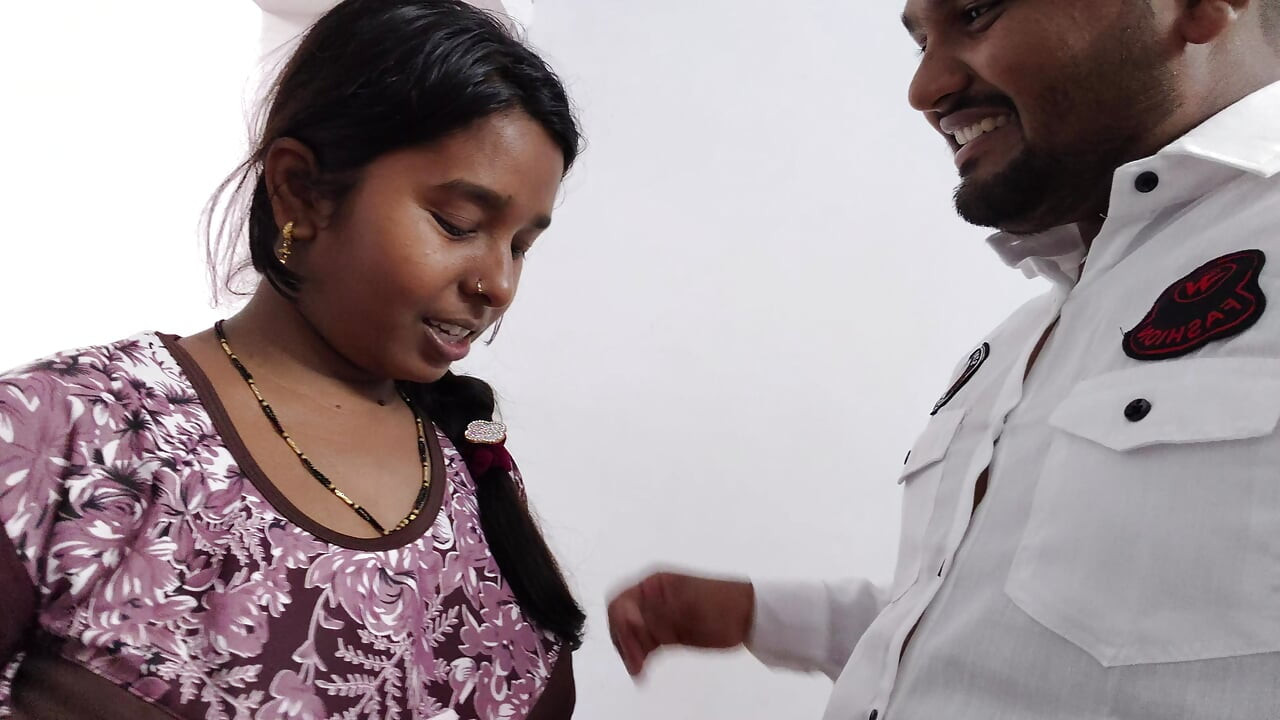 Her stepbrother was masturbating, Bhabhi saw the boy and Bhabhi was shaking her stepbrother's penis with pleasure.