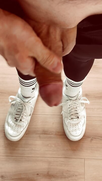 Jerk off in leggings, Adidas socks and Nike AF1 sneakers with lots of cum