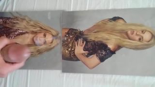 Porra de homenagem na revista Shakira