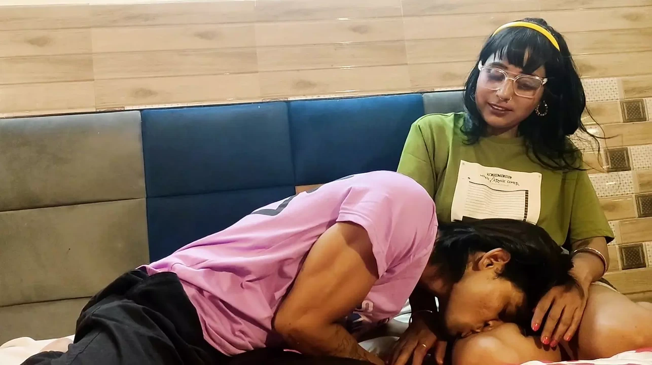 Had sex with friend's girlfriend after calling her on a date hardcore sex rahul and monika