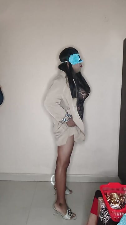 Crossdresser Striptease