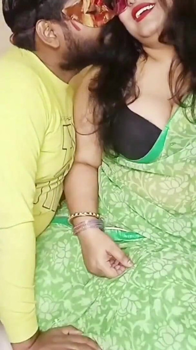 Must-share moment from "DAMAD JI KO PATA KAR SAAS NE APNI PYASI CHOOT KI SARI GARMI NIKAAL DALI"