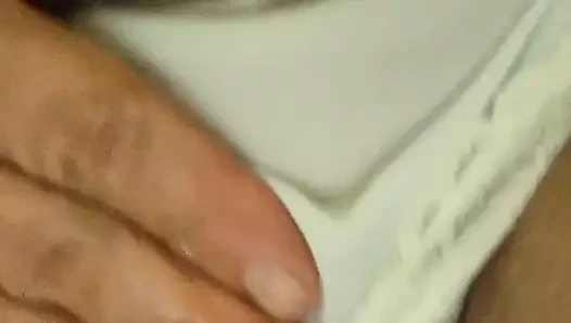 Kencing dalam seluar dalam saya...