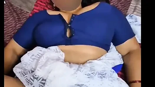 Mavi bluzlu seksi büyük memeli yengemi siktim ve amına boşalıyorum