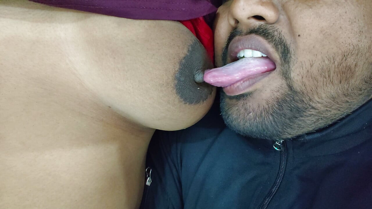 Desi bhabhi a chupar peitos, vídeo romântico desi.