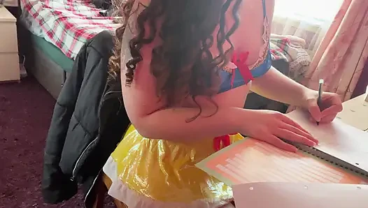SnowWhite lagi asik belajar sambil sange