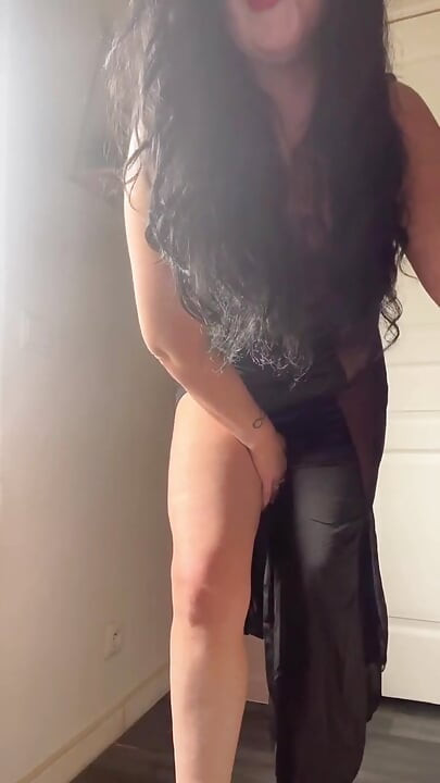 Anda sangat kecil dalam menghadapi ketuanan saya