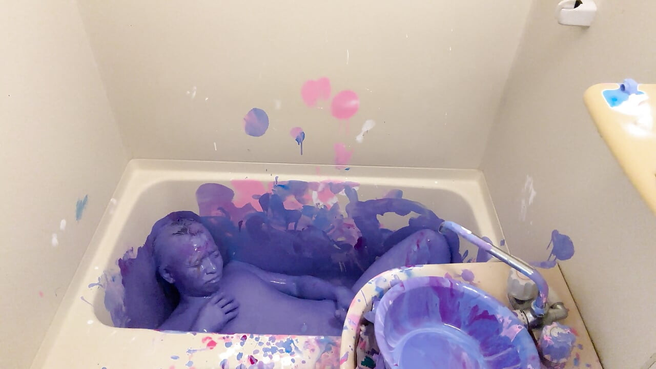 WET&MESSY Messy Play: Covered in Paint by a Boy 2