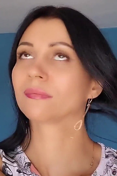 Razjapljena moja pička jako blizu