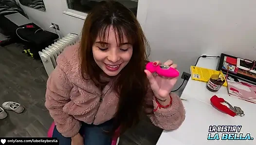 Трахаю мою соседку по комнате студентки.