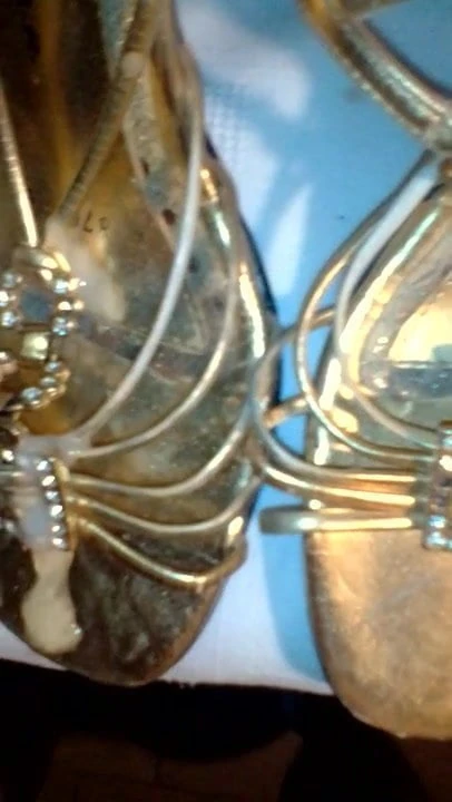 Deliciosa cogida fiesta  sandalias doradas shoejob cumshot