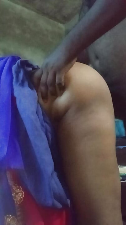 Hari ini si botak sudah ngewe tante untuk kesembilan belas kalinya, tapi tante masih belum puas dan ingin di entot lagi.