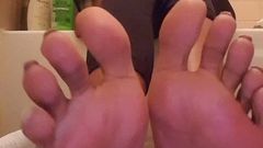 Bri oiled Feet Soles 3