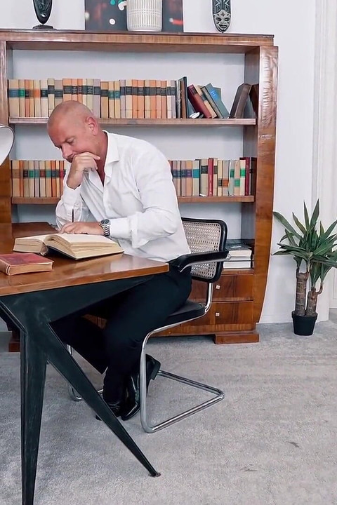 Stepdaughter’s Pussy Is an Open Book - Teen Girl Seduces Older Stepdad