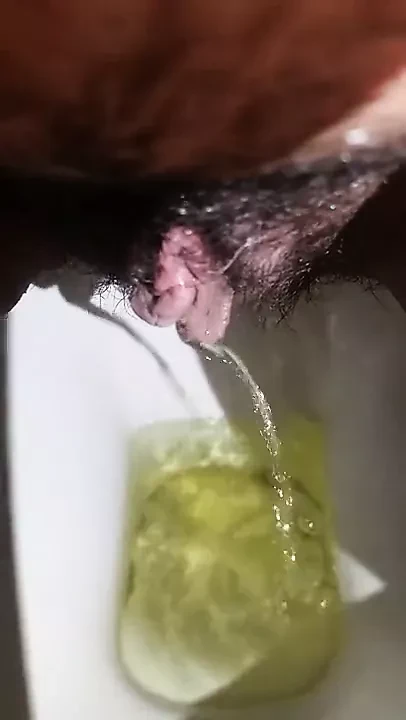 Desi laitino larki bandh peshab paee peshab bhartiy choot chutdaee