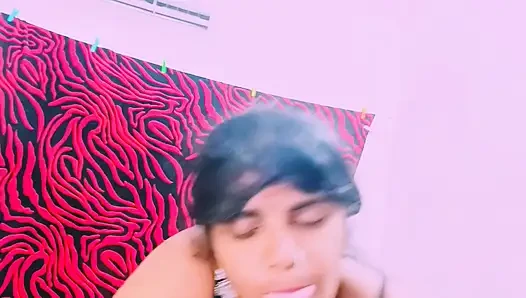 Üvey anne ve üvey oğlu harika oral seks ve kovboy kız telugu adio edepsizce konuşuyor.