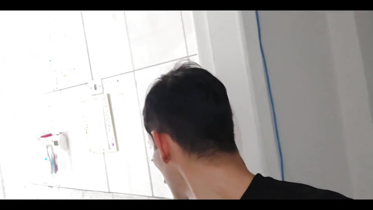 נתפסנו על חם על ידי חבר של בעלי!